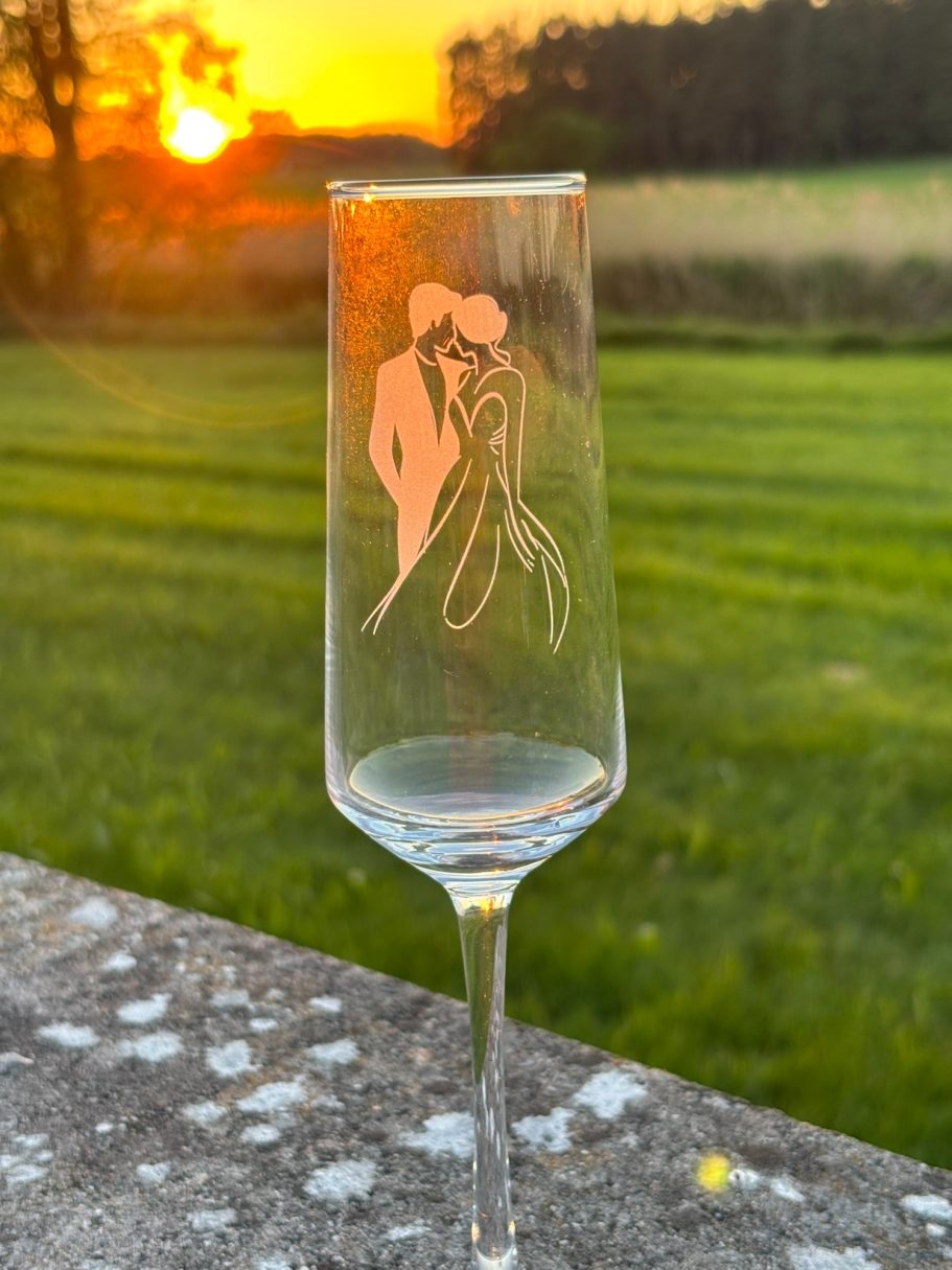 Personalisiertes Sektglas mit Lasergravur